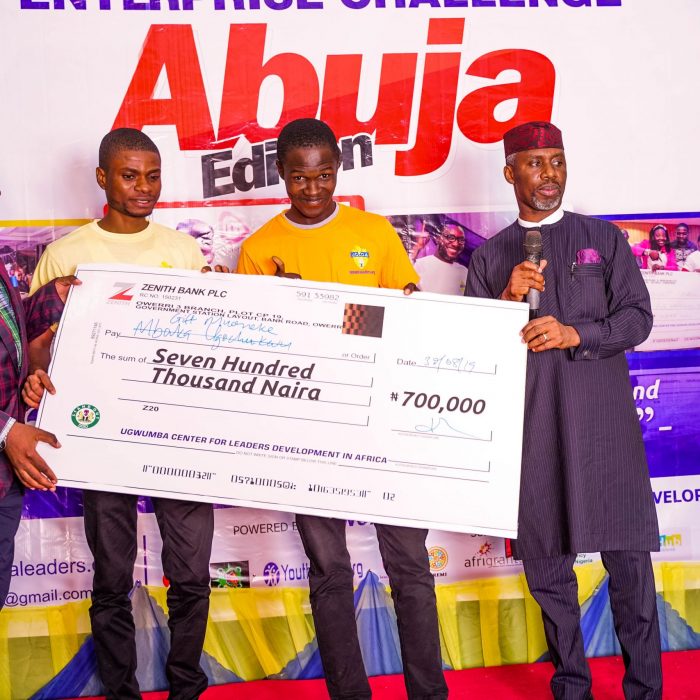 Handing-over-of-cheques-to-the-star-prize-winners-at-the-EUC-Abuja-Edition-3